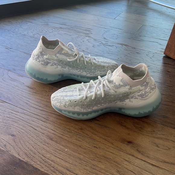 YEEZY BOOST 380 Alien Blue - Size 9.5 - Picture 5 of 9